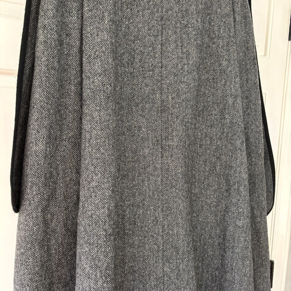 VTG Alorna Herringbone Gray Wool Blend Cape Black Trim Neck Scarf Union USA Made - Picture 11 of 15